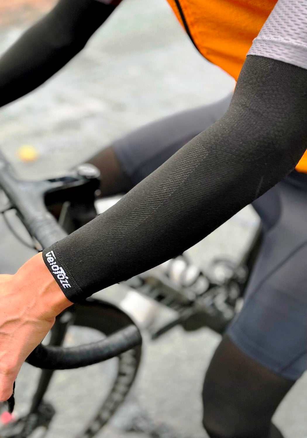 veloToze Graphene Arm Warmers